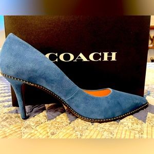 Coach Waverly85 B chain Suede Pump blue lake. Worn for Tahoe wedding about 3 hrs